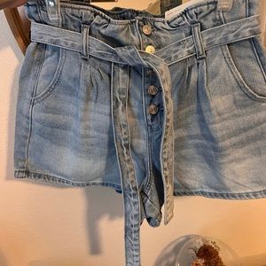 American Eagle mom shorts